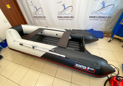 Моторная лодка Хантер 345 ЛКА слева