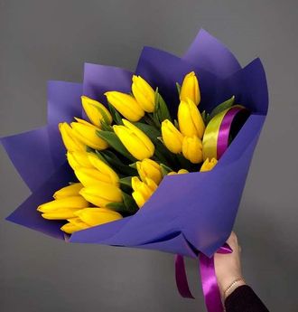 Букет из тюльпанов, тюльпаны в москве, яркий букет тюльпанов, желтые тюльпаны