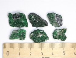 Уваровит кристаллы на породе в ассортименте, Урал (13-15 мм, 1-2 г) №23733