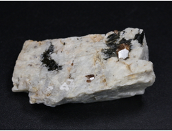 Циркон (кристаллы в породе), Россия, Южный Урал (41*21*20 мм, 20 г) №26070