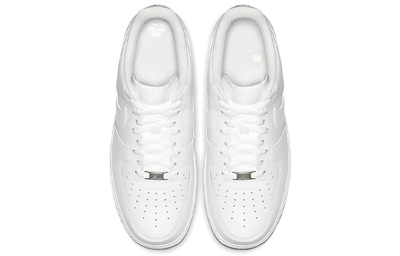 Кроссовки оригинальные Nike Air Force 1 07 White белые