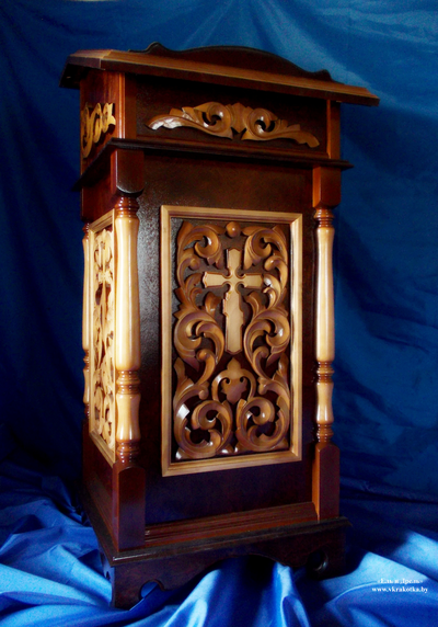 Аналой деревянный резной