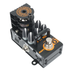 AMT Bricks O-Bass - одноканальный ламповый гитарный преамп (эмуляция Orange AD200 mark3) [без БП]