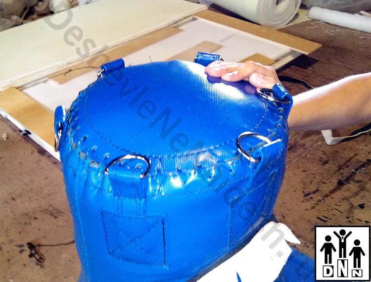 Боксёрский мешок человек