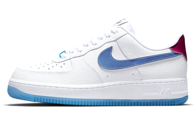 Кроссовки Nike   Womens Air Force 1 '07 LX Reactive Swoosh вид сбоку
