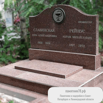 Двойной памятник из бордового гранита