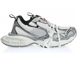 Half and half balenciaga triple s outlet