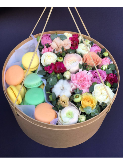 Коробка с макарунами "Моне"