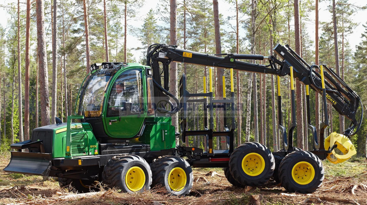 Лесозаготовительный трактор 810E производстваTimberjack/John Deere