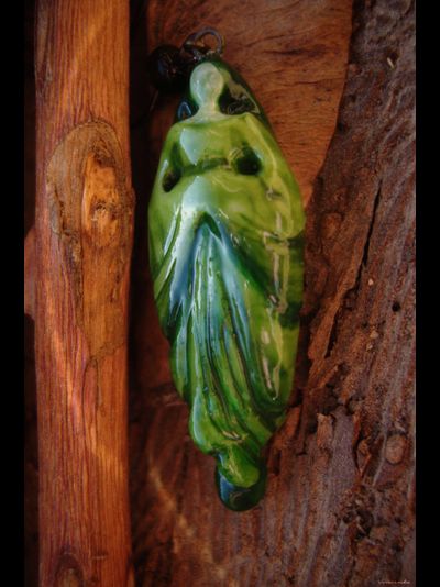 Комплект фарфоровых украшений "Нефритовый дух" (серьги и подвеска)