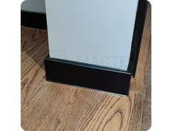 Плинтус ХДФ Dollken Cubu Flex Life 100мм Х 2,5 м 1144 Черный в интерьере 5