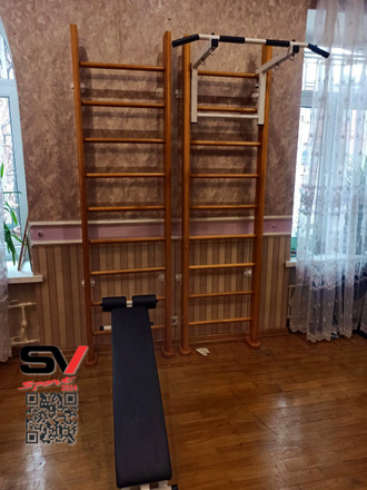 Спортивный комплекс для дома  деревянный. С турником , брусьями и  скамьей для пресса  (ОРЕХ)