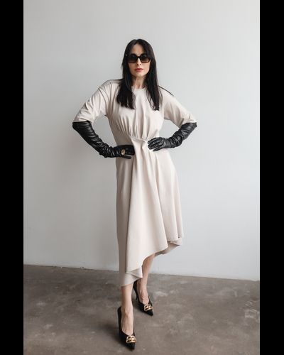 Платье-футболка с асимметричным подолом  (слоновая кость) - 46/48