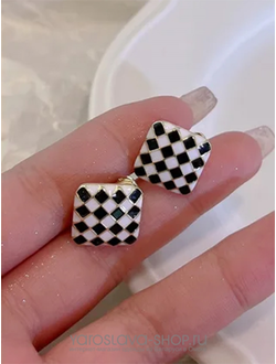 Модель : АЛ-335.Клипсы с рисунком шахматная доска