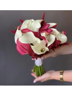 Букет из разноцветных калл