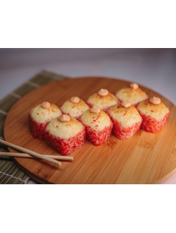 КАЛИФОРНИЯ  С КРЕВЕТКОЙ ЗАПЕЧЁННАЯ