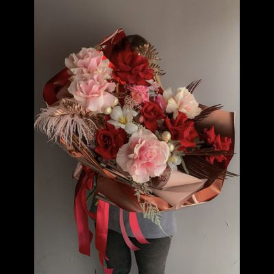 Большой букет с розами "Медные оттенки"