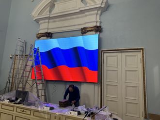 Шаг пикселя 1,86 мм. Видеополе 3520х2080 мм. 1892х1118 пикселей. Яркость интерьерная, 600 кд.