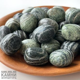 Змеевик с хризотилом округлая галтовка 20-30 мм, цена за штуку