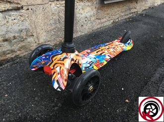 Трехколесный самокат Scooter Mini Красный Граффити