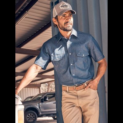 Рубашка Wrangler® Cowboy Cut® Short Sleeve RIGID Denim Shirt