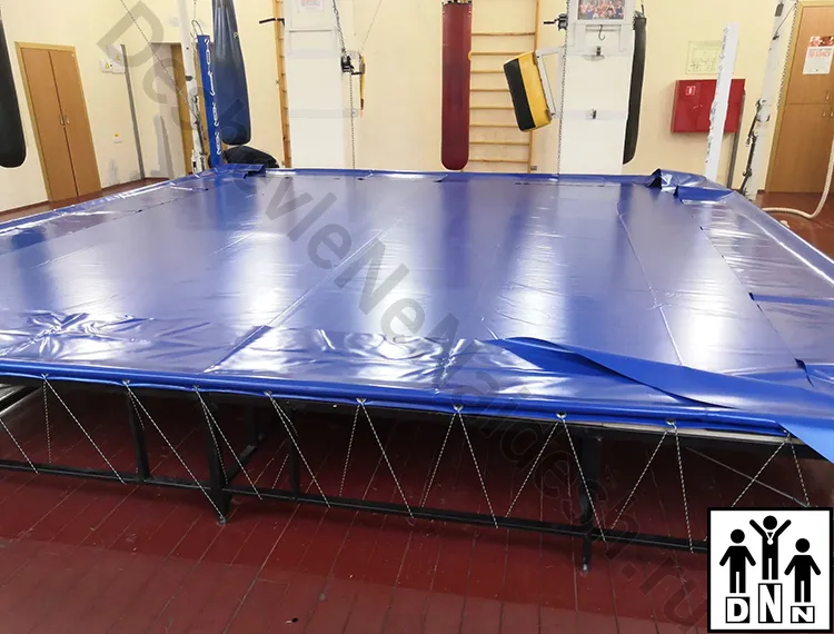 Монтаж ринга на помосте