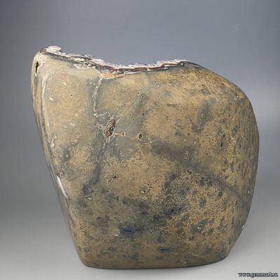 Аметист, жеода в породе.