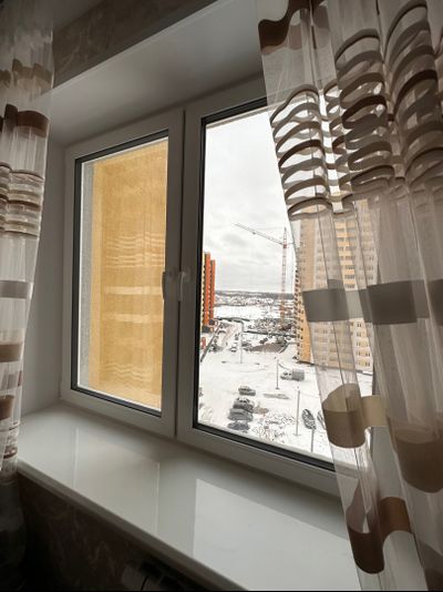 Окно ПВХ REHAU DELIGHT 70 с монтажом 1300 * 1400