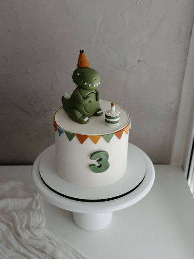 Торт с динозавриком