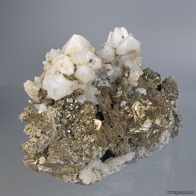 Кварц, пирротин, пирит. Россия. 130*95*60мм