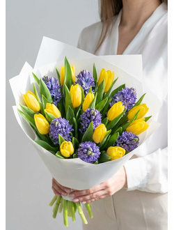 Букет цветов на 8 марта № 714