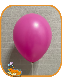 Шарики под потолок малинового цвета