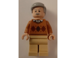 Vernon Dursley - Medium Nougat Sweater, n/a (hp215)