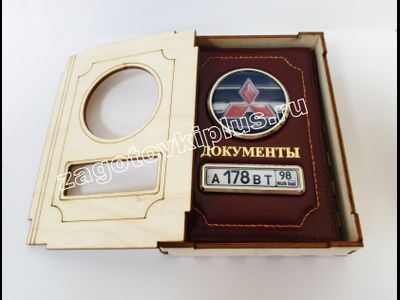 Деревянная подарочная коробочка для обложек