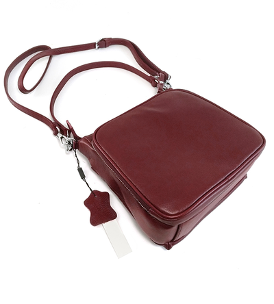 (АРТИКУЛ: 7996/42) СУМКА ЖЕНСКАЯ НЕБОЛЬШАЯ, НАТУРАЛЬНАЯ КОЖА, БОРДОВАЯ С ВИШНЕВЫМ ОТТЕНКОМ, ТРИ ОТДЕЛЕНИЯ, С ДВУМЯ РЕМНЯМИ