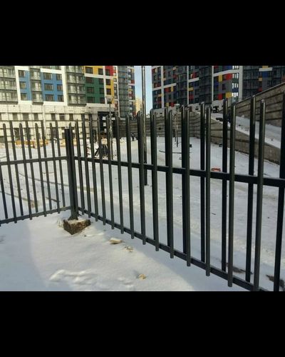 Ограждение многоквартирного дома