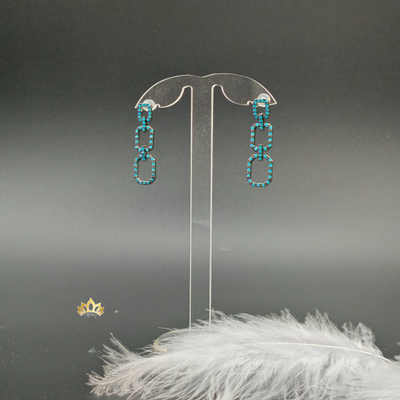 Серьги Триумф с сатиновыми кристаллами на черном фоне 4см