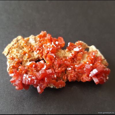 Ванадинит на породе. Марокко. 56*36*14 мм