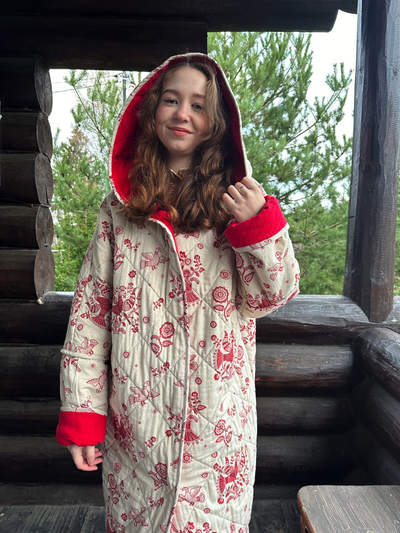 Стеганое пальто "Родное тепло" с капюшоном