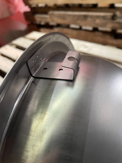 Крепление для подстольного монтажа моек из нержавеющей стали