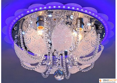 Монтаж люстры с пультом на потолке в квартире в Москве ИВАНМАСТЕР