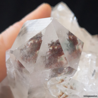 Горный хрусталь (разн. кварца) с включениями хлорита и карбонатов. Бразилия. 145*130*120мм