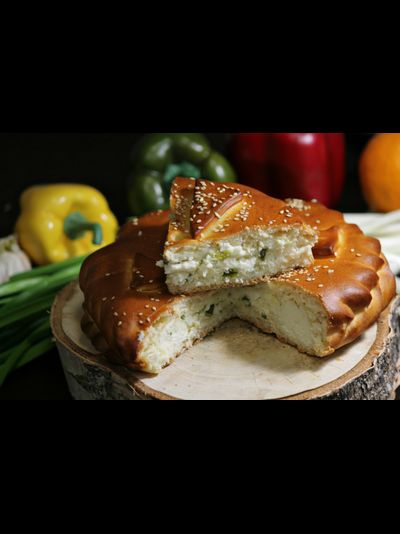 Мини  пирог с Адыгейский сыр и Луком (500 гр)