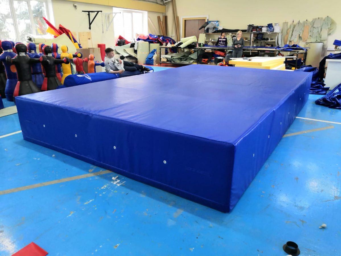 Зоны приземления для прыжков в высоту