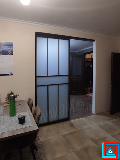 Раздвижная перегородка-купе из 2-х створок в створе проема