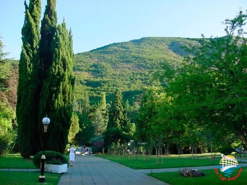Парк санатория Крым