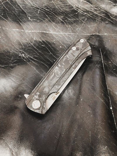 Складной нож ЧИЖ-DOUBLE сталь ELMAX, рукоять хаотичный карбон