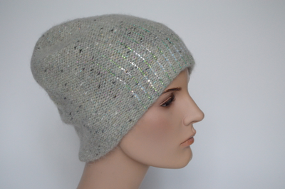 Вязаная меланжевая шапка белого цвета Вицио Италия