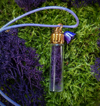 "Violet witch" кулон со мхом