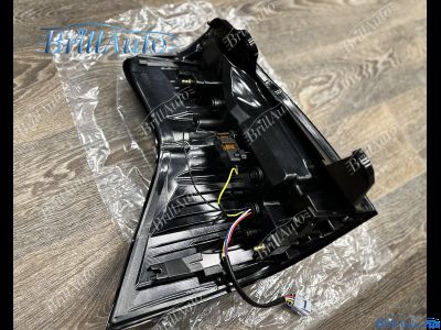 Стопы Toyota Land Cruiser Prado 150 2009-2024 с анимацией черные